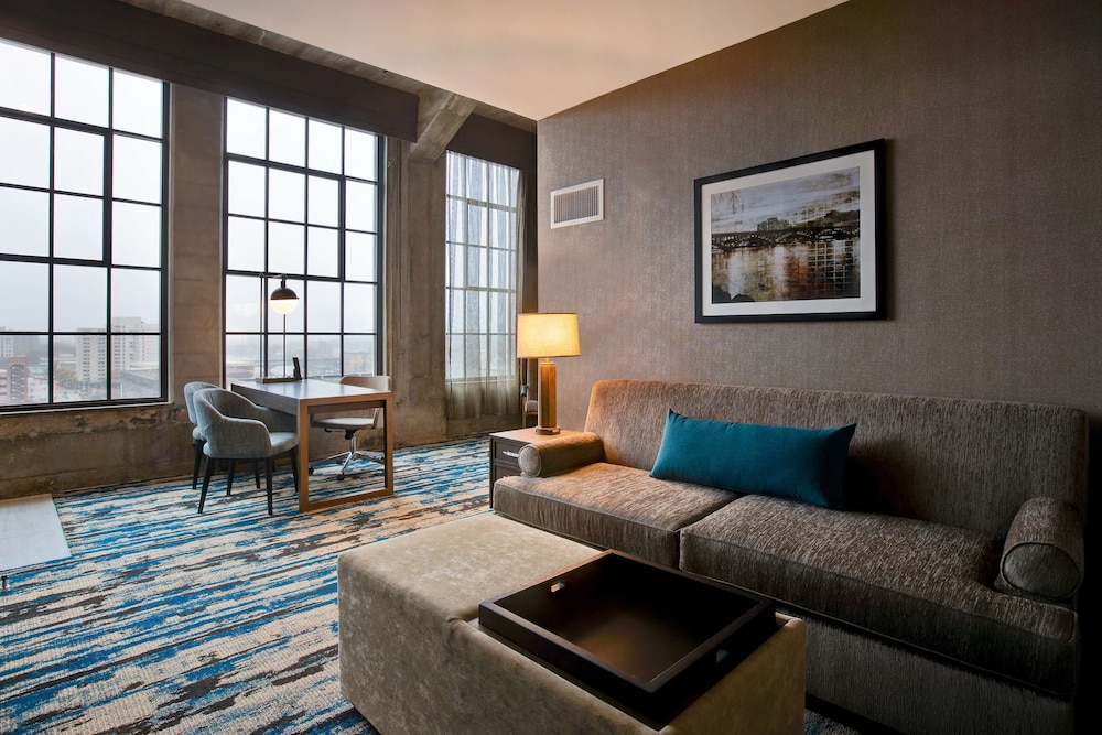 Embassy Suites by Hilton Rockford Riverfront - photo 24
