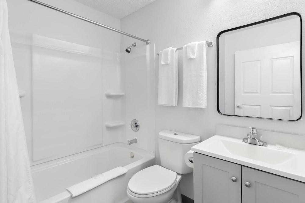 Birch Hill Suites Lakeland - photo 21