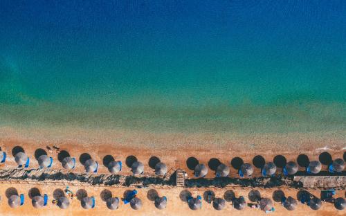 Porto Roma Seaside Studios - carbon neutral hotel in Sikyon