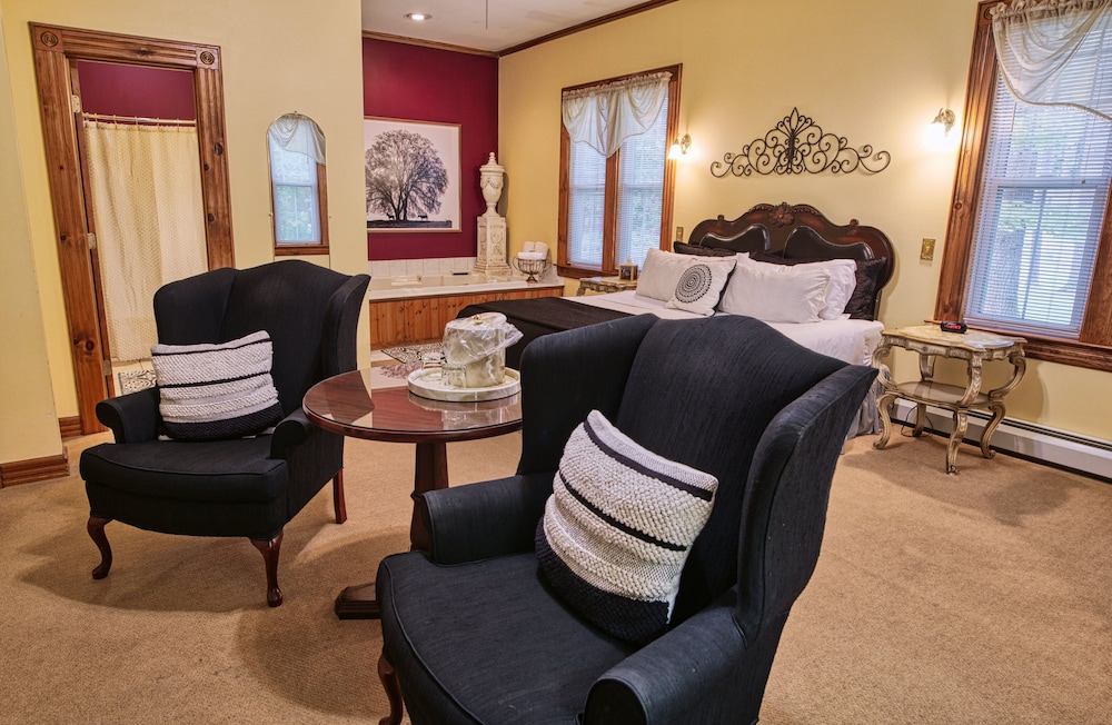 Rockwell Falls Inn and Wine Bar - photo 39