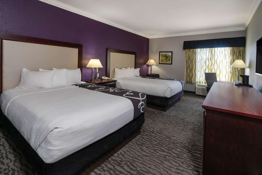 La Quinta Inn & Suites by Wyndham Loveland Estes Park - photo 14