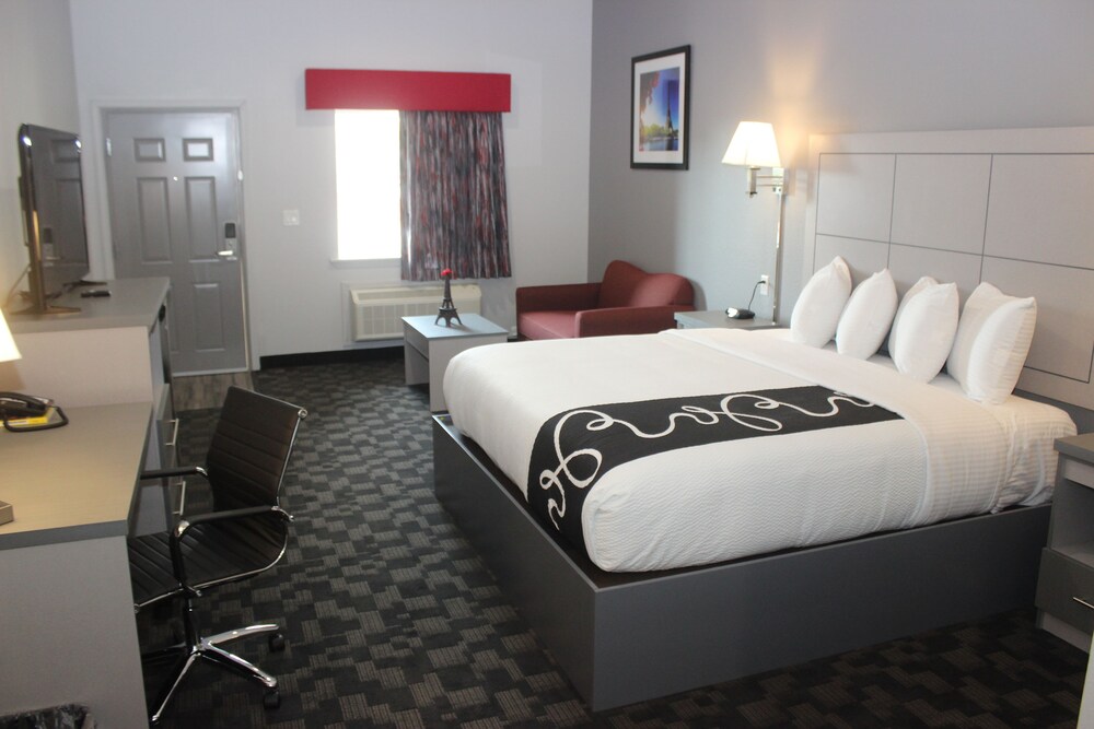 Paris Inn & Suites - photo 9