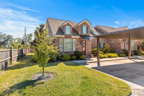 Luxury 2 Bedroom townhouse #6 — 4-Star Luxury Hotel in Lake Charles, United States