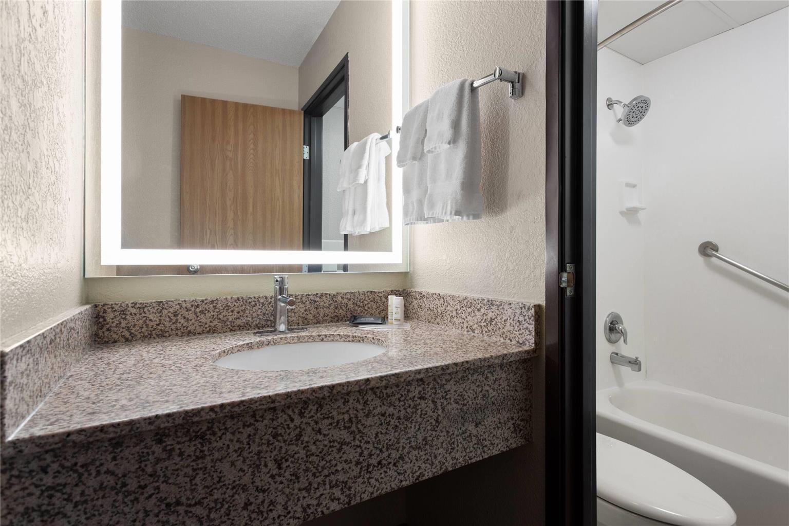 AmericInn by Wyndham Roseau - photo 50