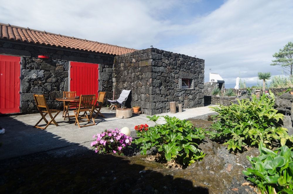 Casas Alto da Bonança in Sao Roque Do Pico, Portugal