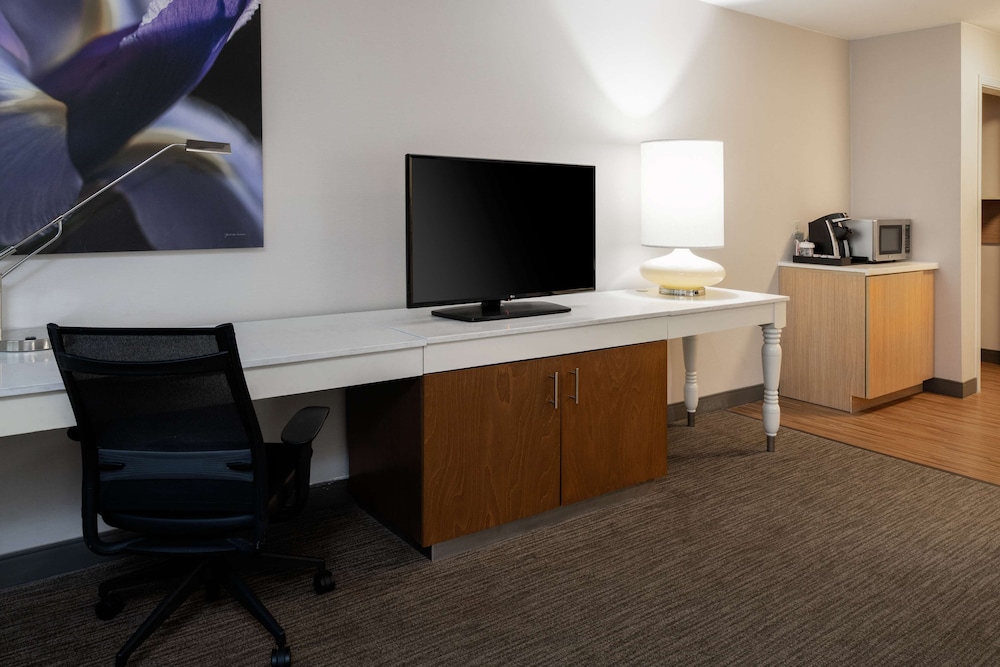Hilton Garden Inn Folsom - photo 18