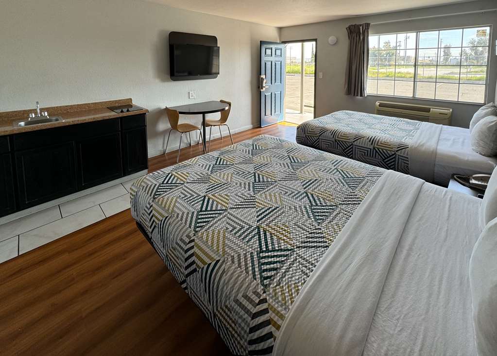 Motel 6 Delano CA - photo 21