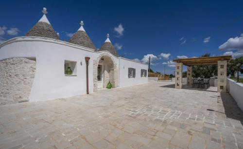 I Trulli Di Ninì By Il Pumo Di Puglia — 4-Star Luxury Hotel in Martina Franca, Italy