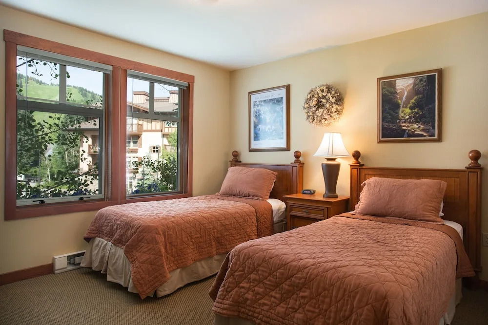 2202 Two Bedroom Standard Eagle Springs East 2 Condo By Redawning 21188310 — Mount Carmel