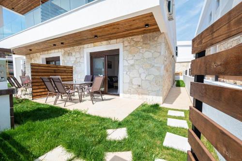 Stella Maisonette by RentalsPro Services Nikiti Halkidiki — 4-Star Luxury Hotel in Nikiti, Greece
