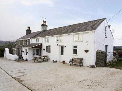 Deuglawdd Cottage Hw7788 — 4-Star Luxury Hotel in Pwllheli, United Kingdom