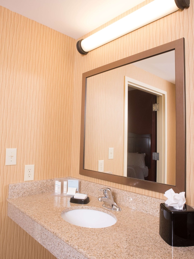 Hampton Inn & Suites Woodstock VA - photo 50