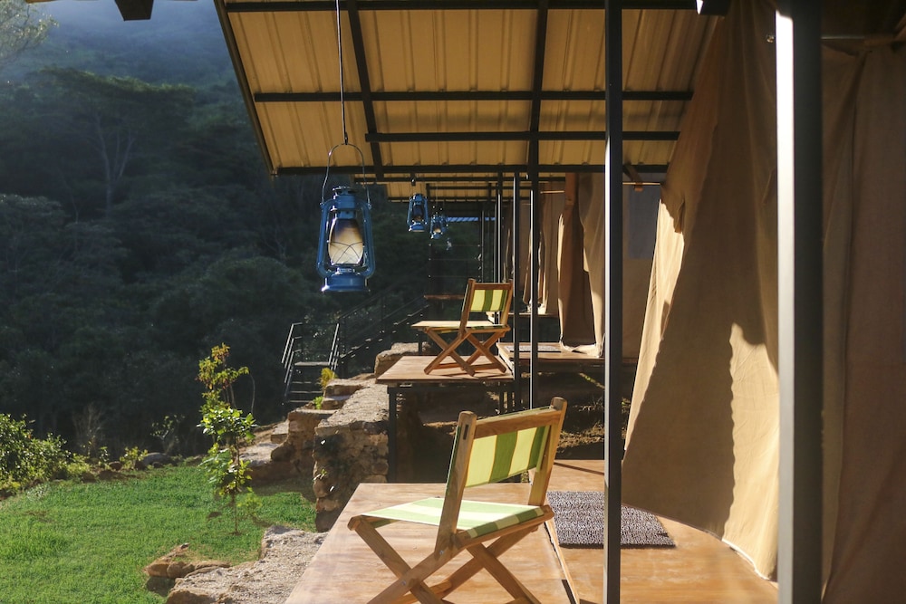 Wild Glamping Knuckles Thema Collection — 5-Star Luxury Hotel in Kandy, Sri Lanka