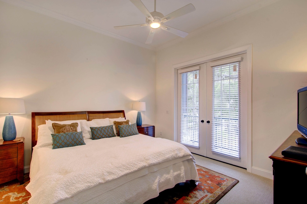 400 Ocean Blvd. #1206 by Hodnett Cooper - photo 4
