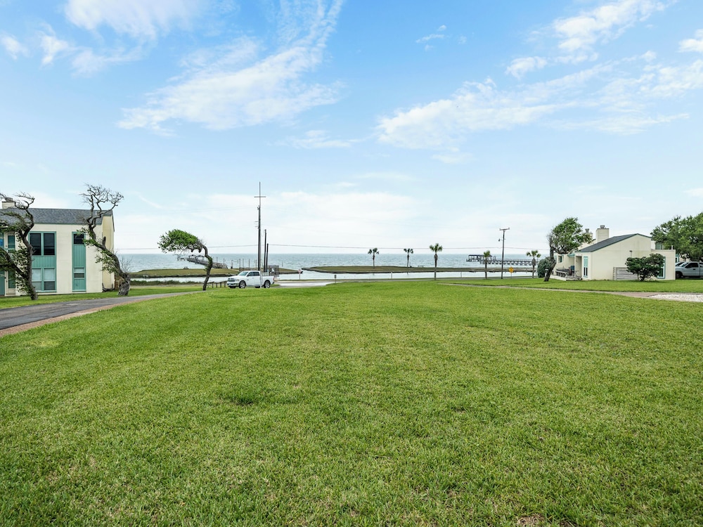 Sailing Windward — 4-Star Luxury Hotel in Rockport, United States