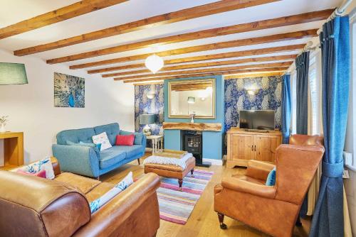 Host Stay Anvil Cottage