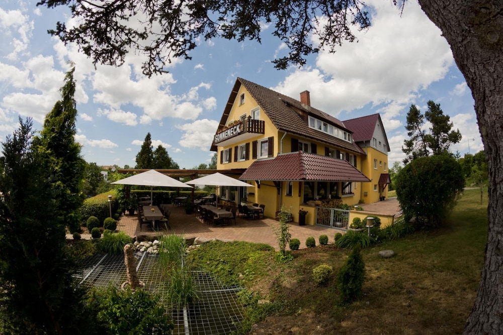 Hotel Restaurant Sonneneck — hotel in Dornstetten
