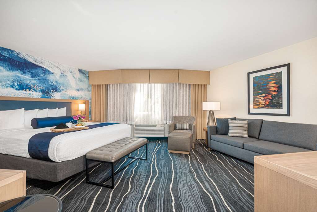 Best Western Plus Marina Gateway Hotel - photo 28