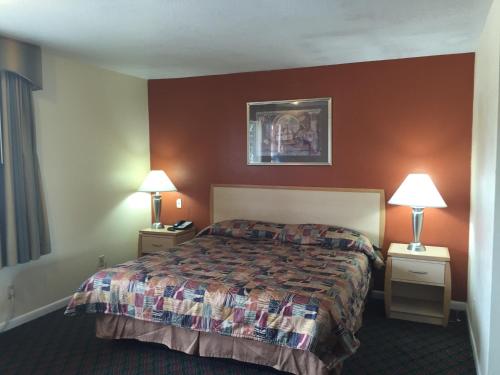 Relax Inn Marlin - photo 12