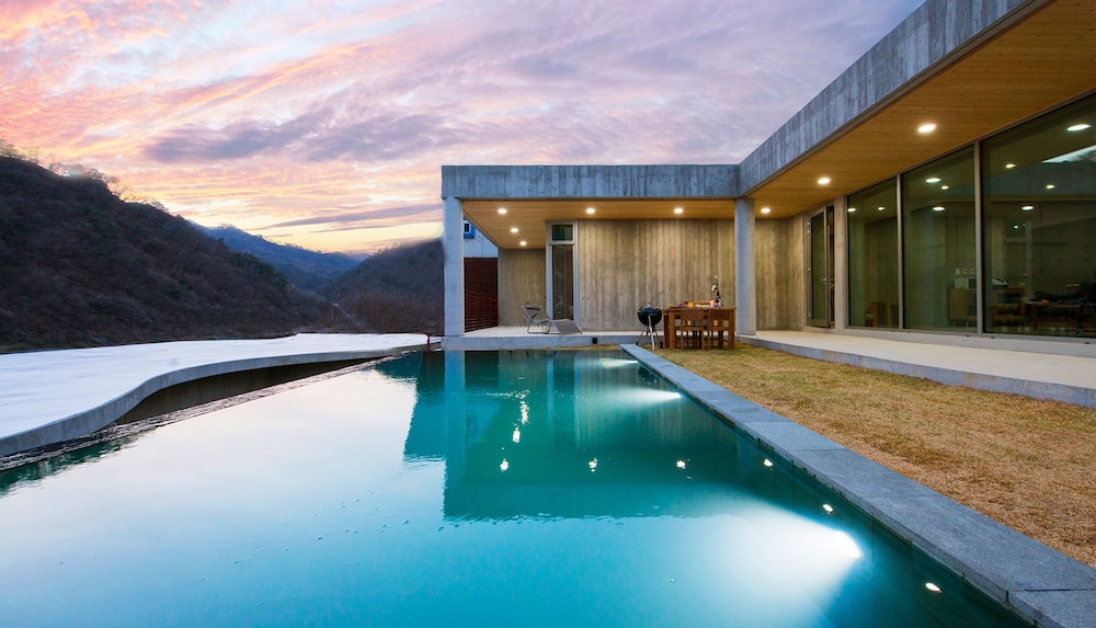 Heritis Poolvilla — 4-Star Luxury Hotel in Hongch'on, South Korea