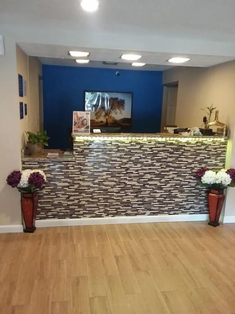 Americas Best Value Inn Putnam - photo 3