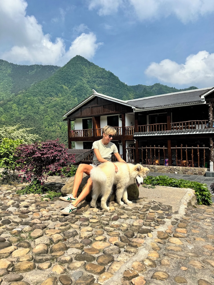 Mountainside - last minute hotel in Zhangjiajie
