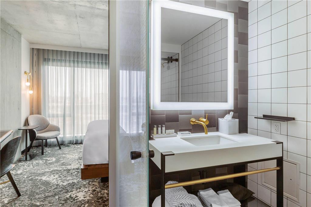 Cambria Hotel Boston Downtown Seaport - photo 17