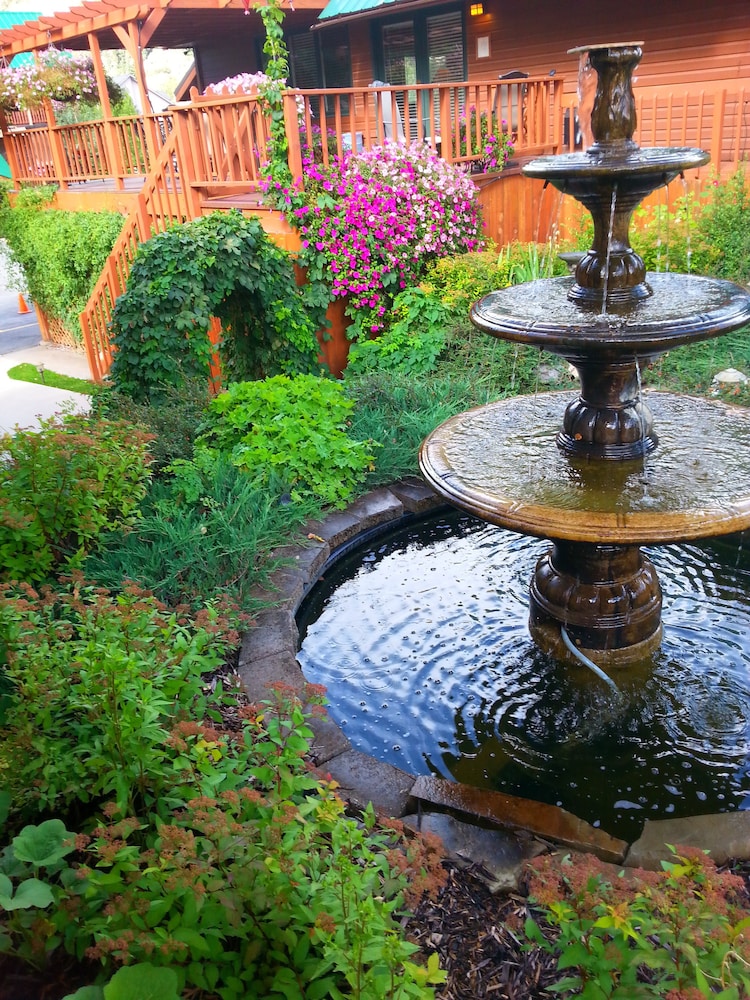 The River's Edge Motel Lodge & Resort - photo 33