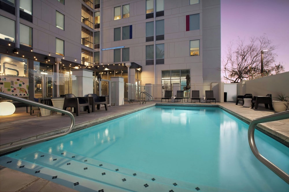 Aloft Phoenix Airport - photo 18