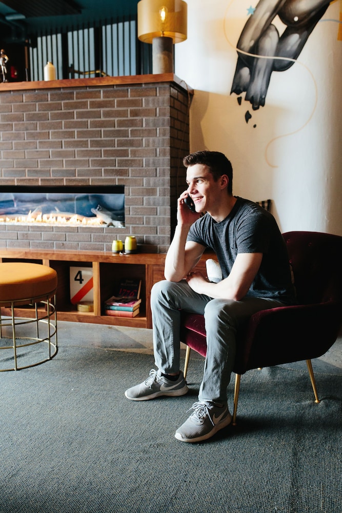 The Revolution Hotel - photo 7