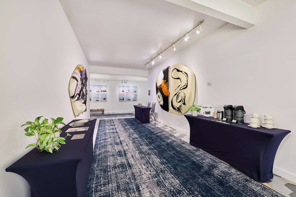 The Leta Santa Barbara Goleta Tapestry Collection by Hilton - photo 86