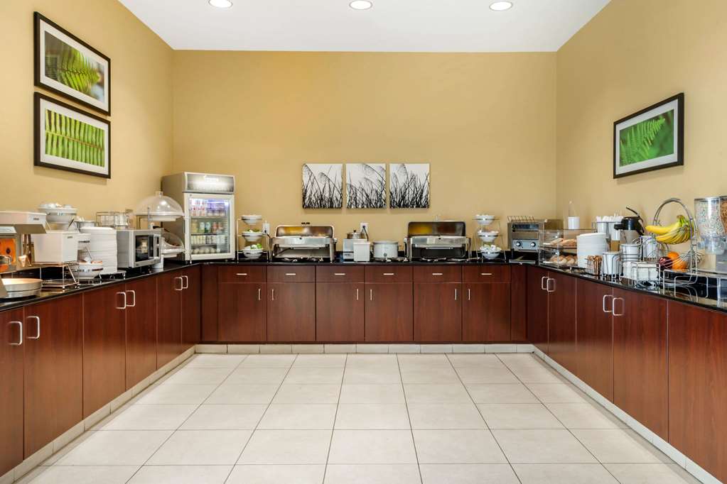 Sleep Inn & Suites Fargo Medical Center - photo 38