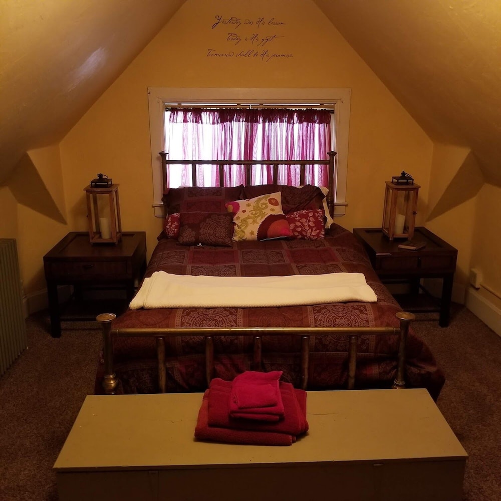 Historic Victorian Inn - photo 21