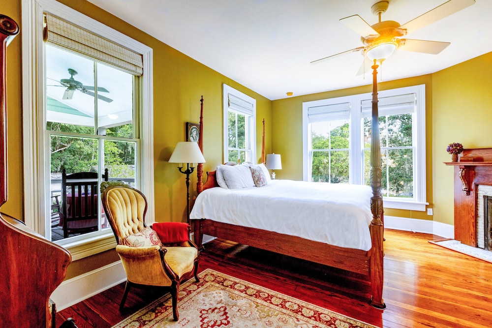 Camellia Rose Inn - photo 6