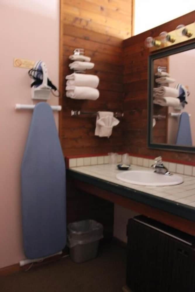The Riverside Motel - photo 19