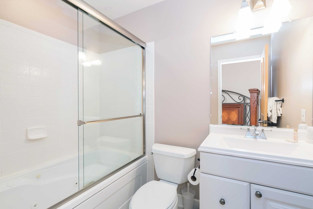 Bachman Village 14 by Avantstay Close To Town & The Slopes w Hot Tub Permit#12038 - photo 14