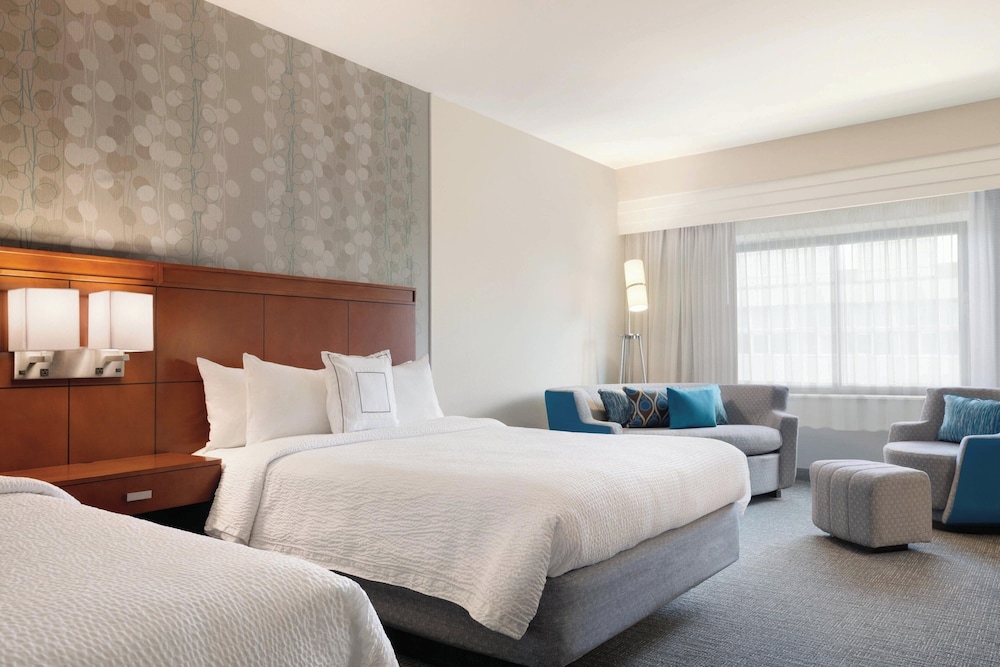 Courtyard by Marriott Charlotte Airport North - photo 10