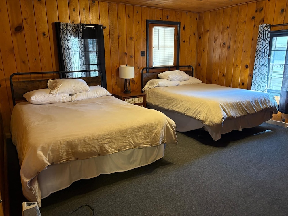 Backcountry Outfitters — hotel in Bayfield
