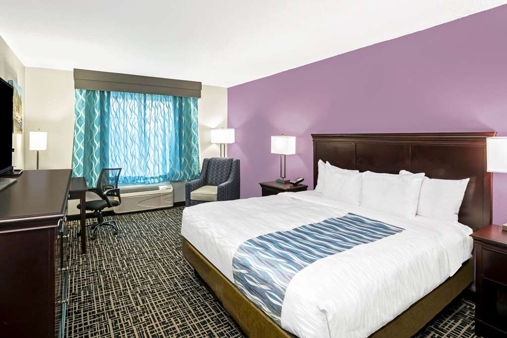 La Quinta Inn & Suites by Wyndham Cookeville - photo 17