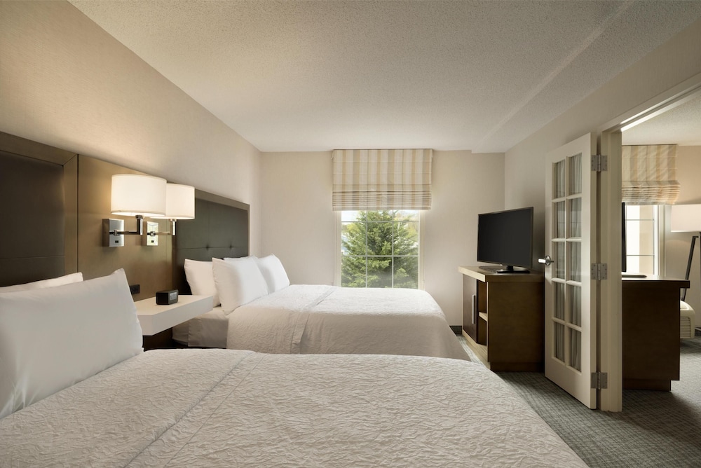 Hampton Inn & Suites Newport Middletown - photo 30