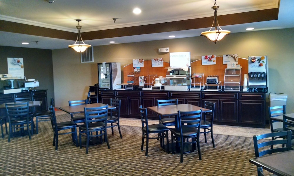 Holiday Inn Express Devils Lake by IHG - photo 37