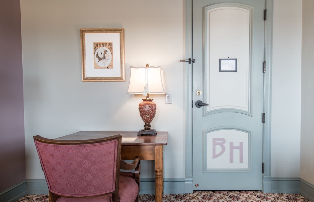 The Black Hawk Hotel - photo 16