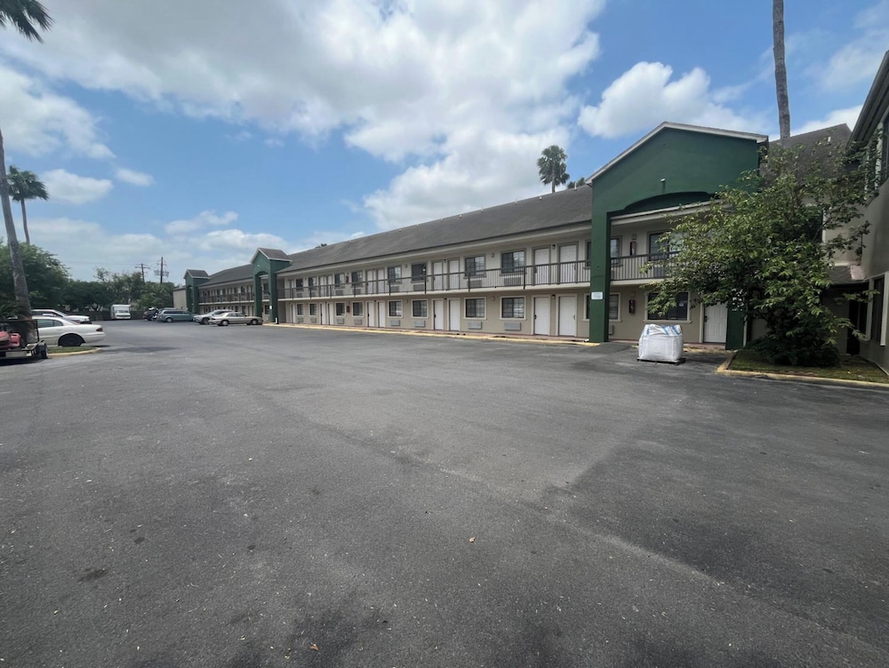 La Posada Inn By OYO Brownsville - photo 38