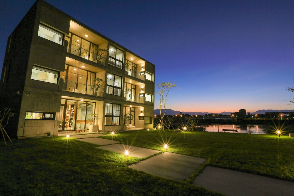 CrissCross — 4-Star Luxury Hotel in Yilan, Republic of China Taiwan