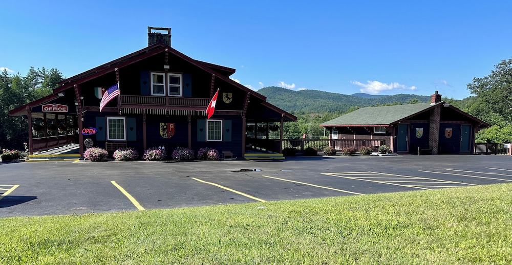 Swiss Chalets Village Inn - photo 89