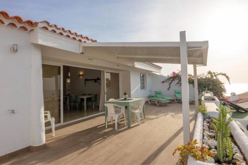 Calala House with huge terrace — 4-Star Luxury Hotel in Candelaria, Spain