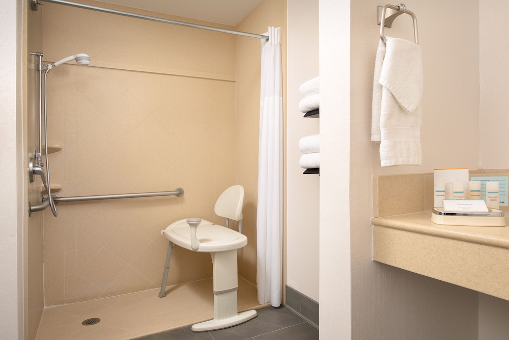 Hampton Inn & Suites Lake City - photo 20