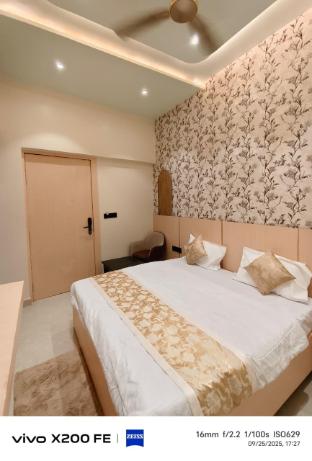 Knightz Bridge Hotel in Fyzabad, India