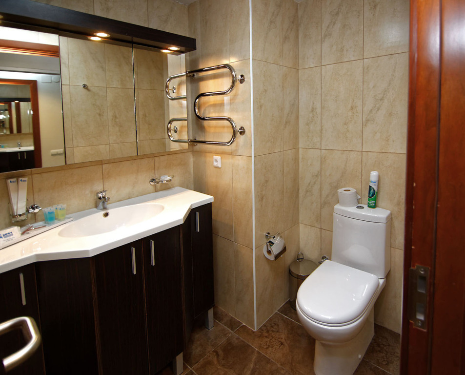Hotel Uliss Gostinichnogo Kompleksa Dvfu - carbon neutral hotel in Russkiy
