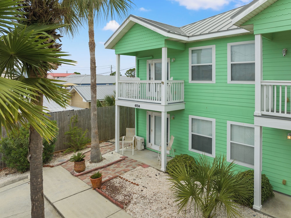 Sago by the Sea: 2 bed 2.5 bath Retreat Steps From the Beach Sleeps 7 - photo 57